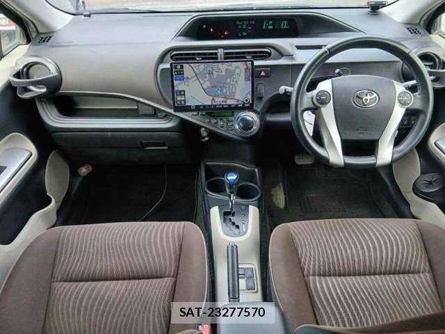 Toyota AQUA 2012-06 8872622-15