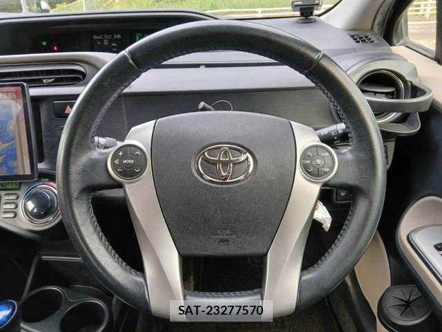 Toyota AQUA 2012-06 8872622-16