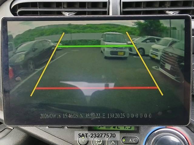 Toyota AQUA 2012-06 8872622-18