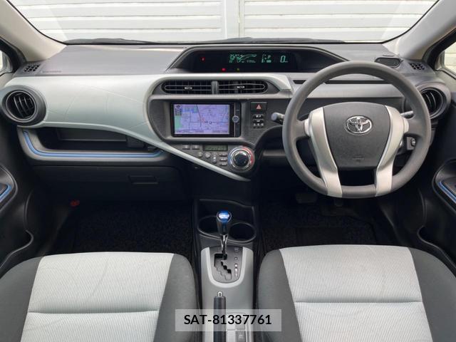 Toyota AQUA 2013-09 8872649-1