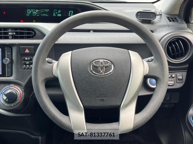 Toyota AQUA 2013-09 8872649-10