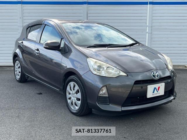Toyota AQUA 2013-09 8872649-15