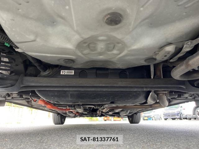 Toyota AQUA 2013-09 8872649-18