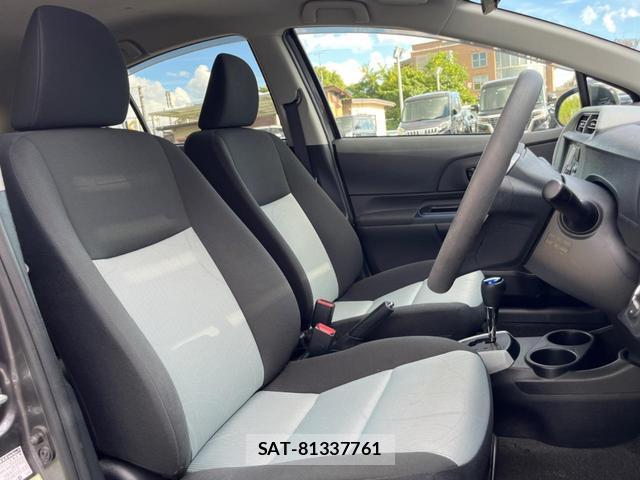 Toyota AQUA 2013-09 8872649-7