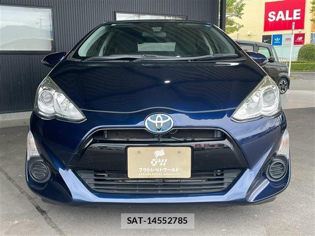 Toyota AQUA 2017-03 8872662-1