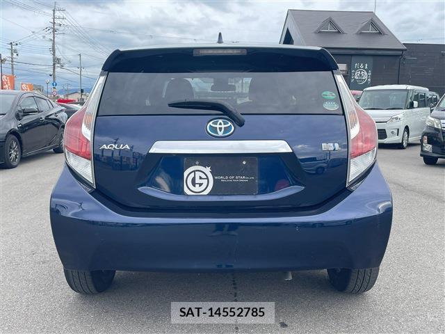 Toyota AQUA 2017-03 8872662-4