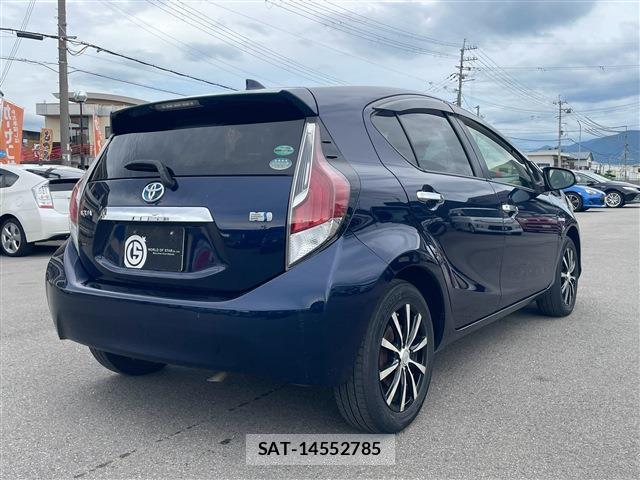 Toyota AQUA 2017-03 8872662-5