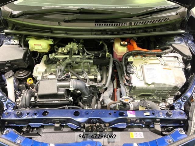 Toyota AQUA 2019-04 8872663-17