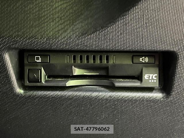 Toyota AQUA 2019-04 8872663-4
