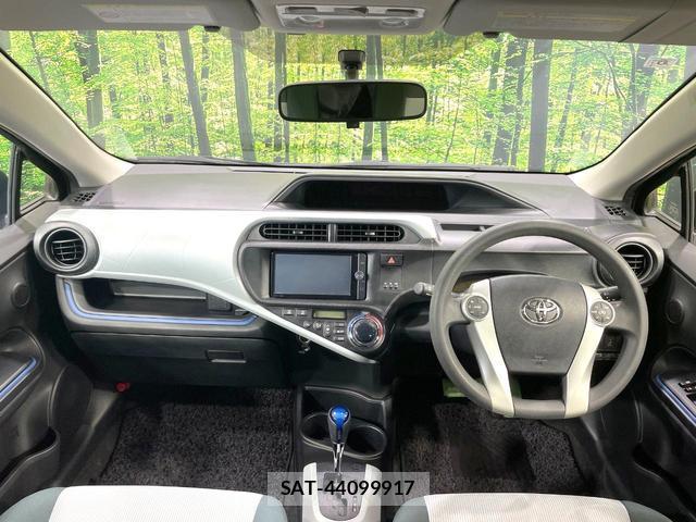 Toyota AQUA 2014-02 8872667-1