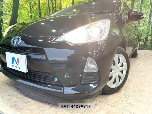 Toyota AQUA 2014-02 8872667-11