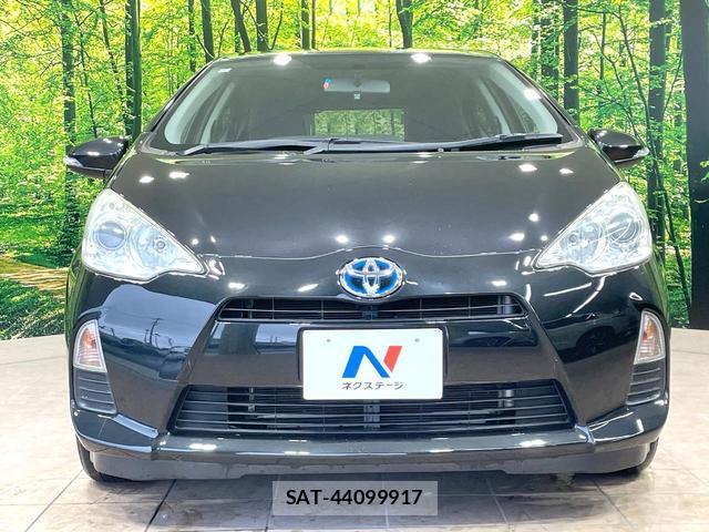 Toyota AQUA 2014-02 8872667-13