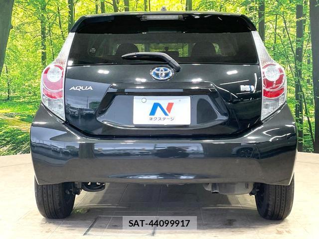 Toyota AQUA 2014-02 8872667-14