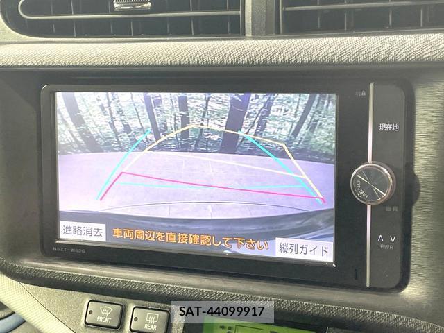 Toyota AQUA 2014-02 8872667-3