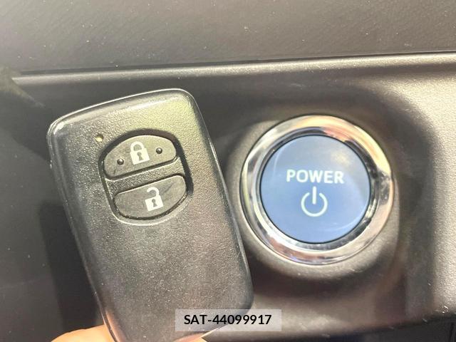 Toyota AQUA 2014-02 8872667-5