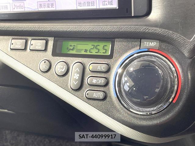 Toyota AQUA 2014-02 8872667-6