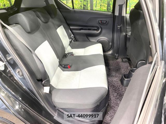 Toyota AQUA 2014-02 8872667-8