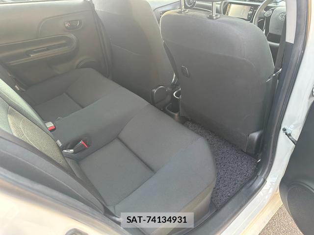 Toyota AQUA 2017-02 8872861-12