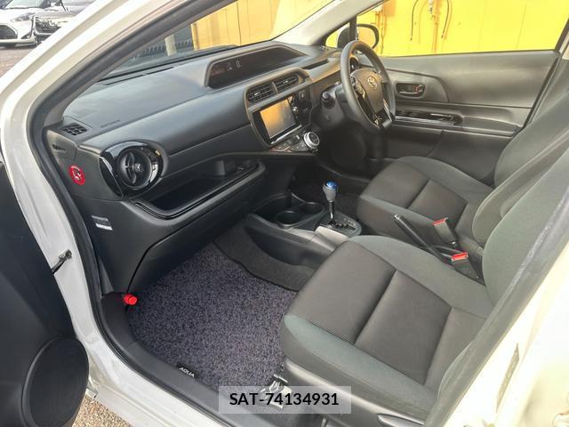 Toyota AQUA 2017-02 8872861-13
