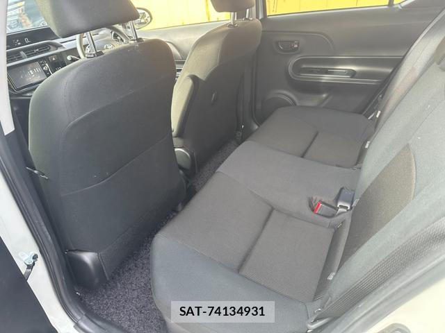 Toyota AQUA 2017-02 8872861-14