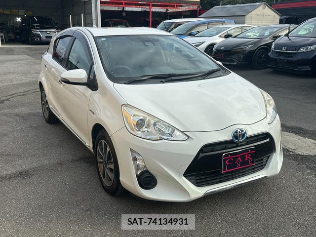 Toyota AQUA 2017-02 8872861-17