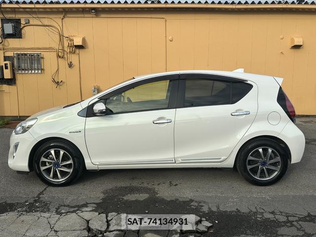 Toyota AQUA 2017-02 8872861-19