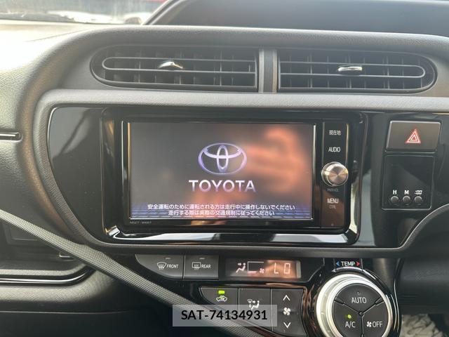 Toyota AQUA 2017-02 8872861-2
