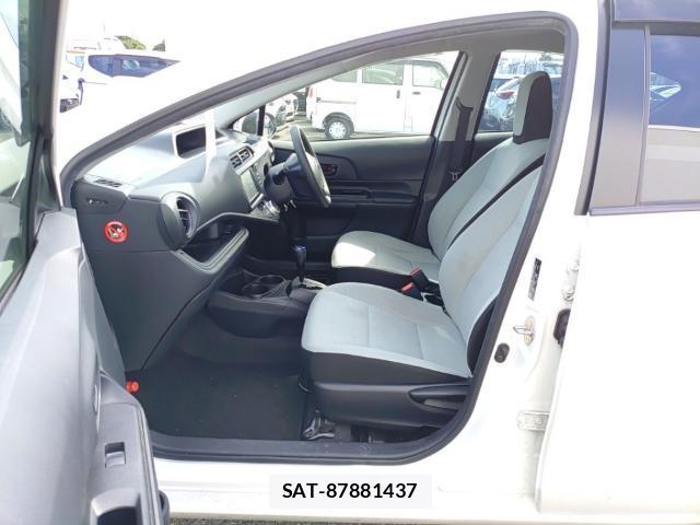Toyota AQUA 2015-09 8872947-15