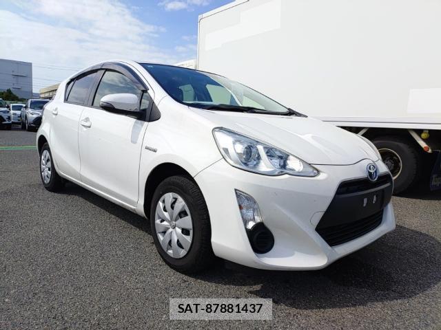 Toyota AQUA 2015-09 8872947-3