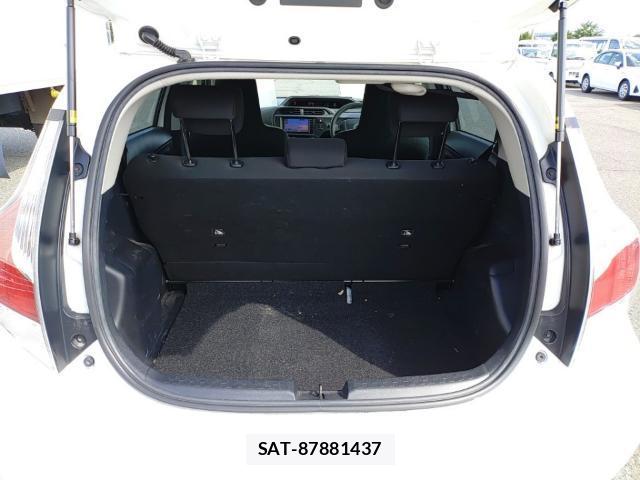 Toyota AQUA 2015-09 8872947-7