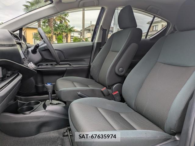 Toyota AQUA 2017-05 8872988-5