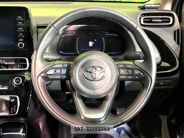 Toyota AQUA 2025-05 8873025-10
