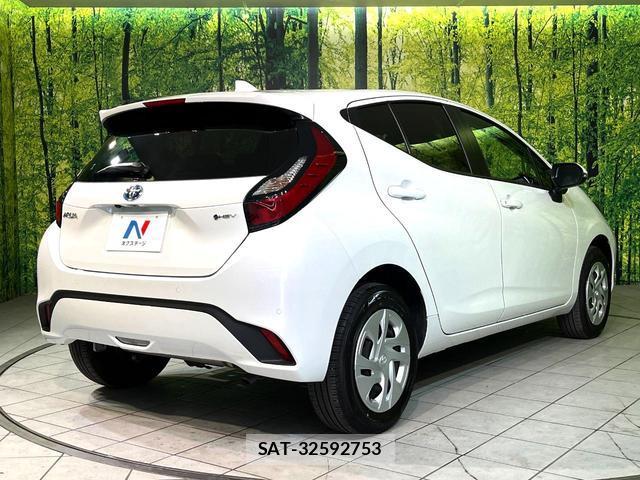 Toyota AQUA 2025-05 8873025-16