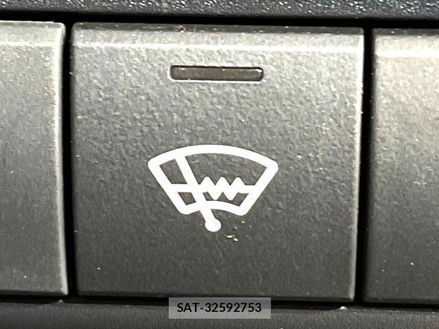 Toyota AQUA 2025-05 8873025-5