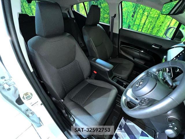 Toyota AQUA 2025-05 8873025-7