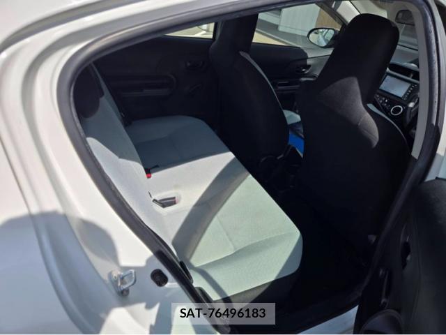 Toyota AQUA 2017-10 8873080-17