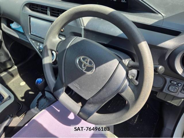 Toyota AQUA 2017-10 8873080-7