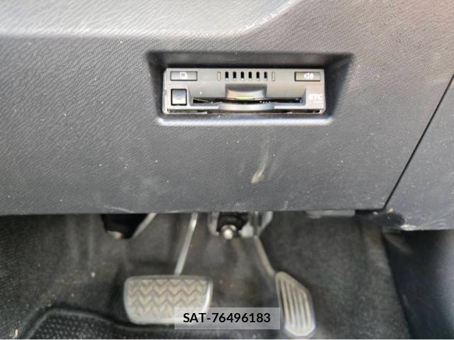 Toyota AQUA 2017-10 8873080-9