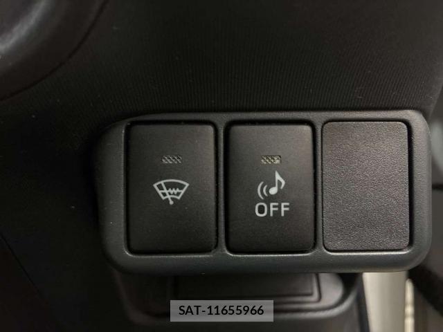 Toyota AQUA 2012-03 8873137-10
