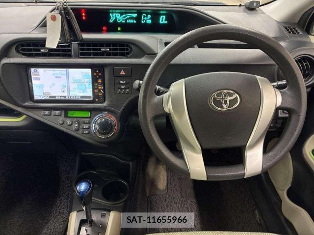 Toyota AQUA 2012-03 8873137-2