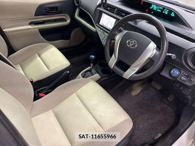Toyota AQUA 2012-03 8873137-9