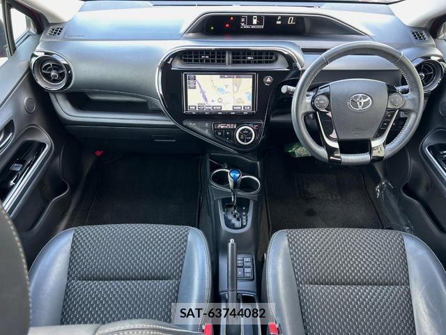 Toyota AQUA 2017-10 8873213-1