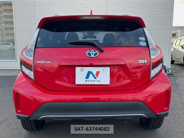 Toyota AQUA 2017-10 8873213-14