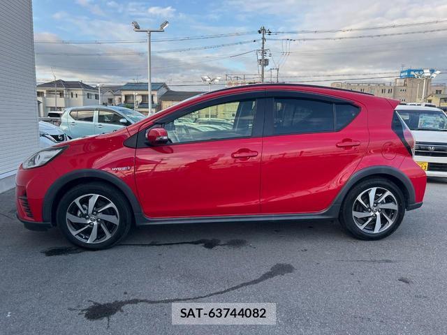Toyota AQUA 2017-10 8873213-16