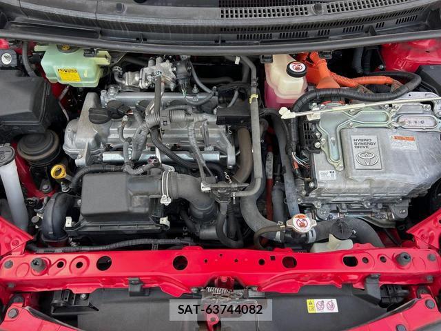 Toyota AQUA 2017-10 8873213-17