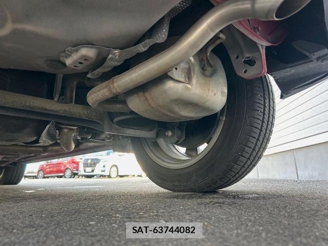 Toyota AQUA 2017-10 8873213-19