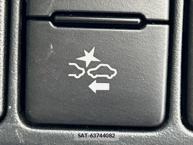 Toyota AQUA 2017-10 8873213-4