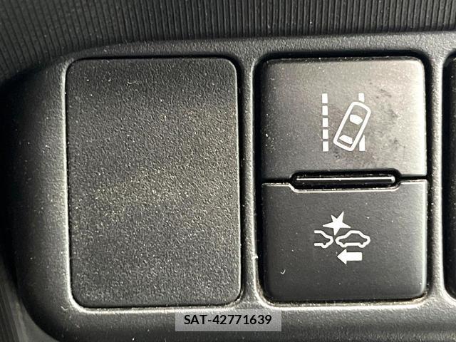 Toyota AQUA 2016-03 8873253-4
