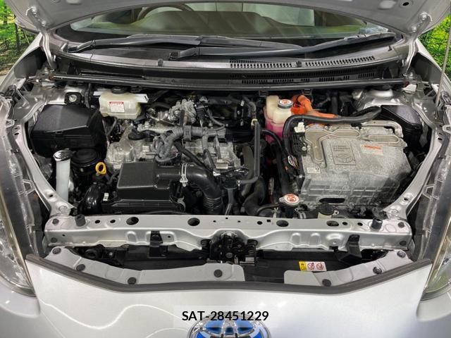 Toyota AQUA 2018-11 8873286-16