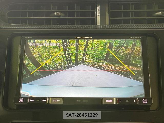 Toyota AQUA 2018-11 8873286-3